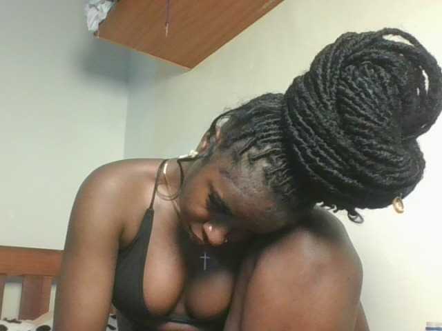 Sexykitten1 live cam on BongaCams