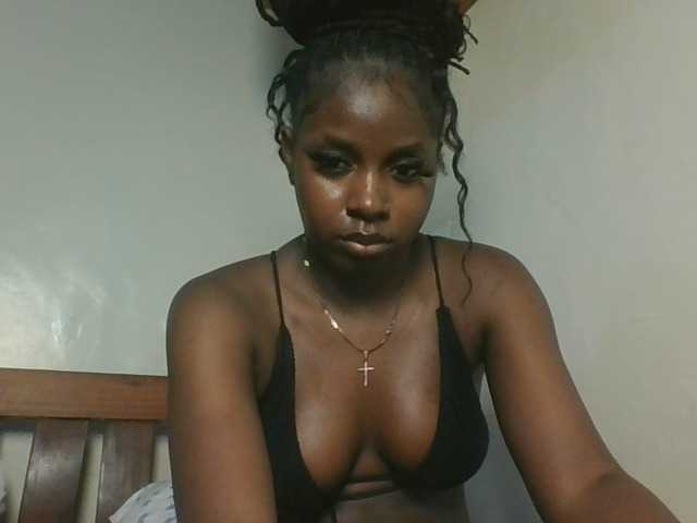 Sexykitten1 live cam on BongaCams