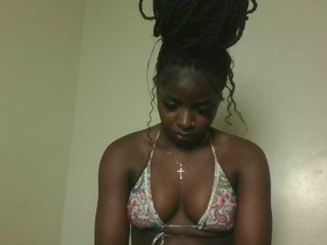 Sexykitten1 live cam on BongaCams