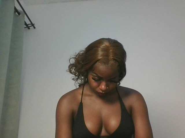 Sexykitten1 live cam on BongaCams