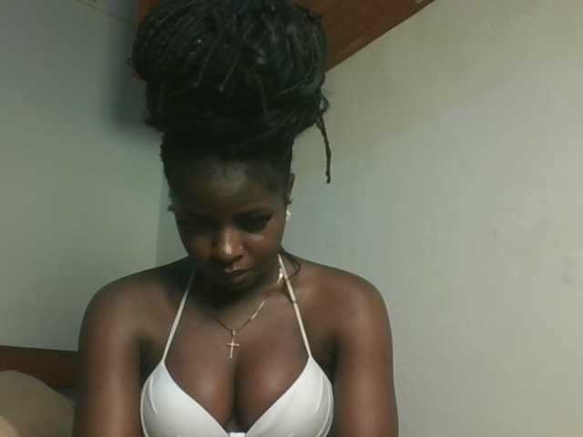 Sexykitten1 live cam on BongaCams