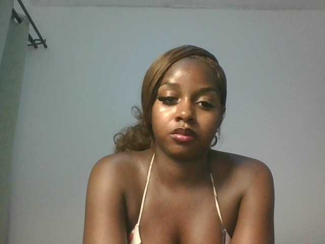Sexykitten1 live cam on BongaCams