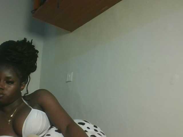 Sexykitten1 live cam on BongaCams