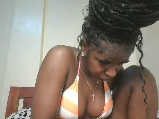 Sexykitten1 live cam on BongaCams