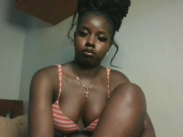 Sexykitten1 live cam on BongaCams