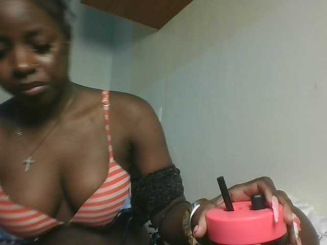 Sexykitten1 live cam on BongaCams