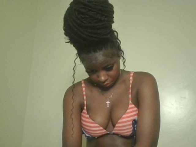 Sexykitten1 live cam on BongaCams