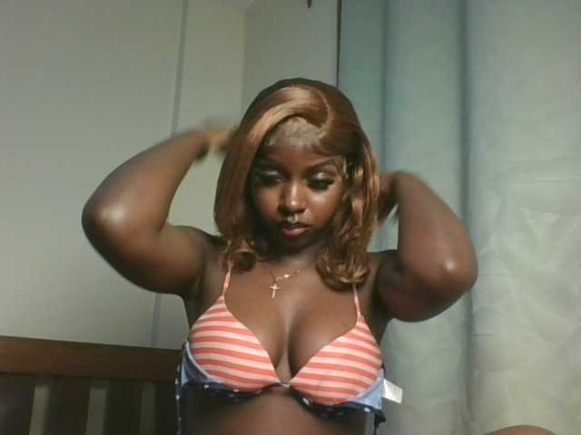 Sexykitten1 live cam on BongaCams