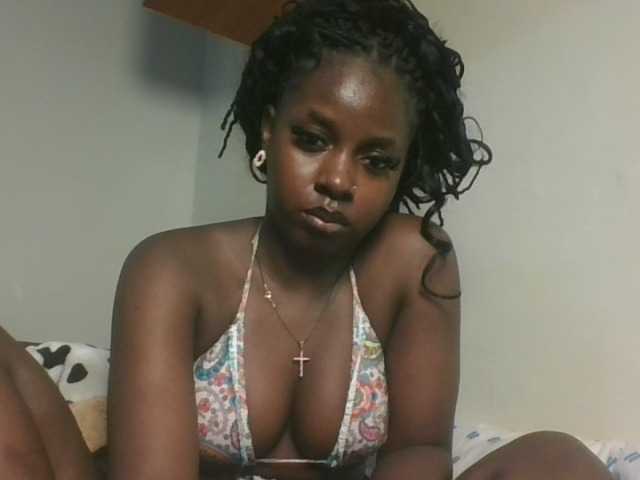 Sexykitten1 live cam on BongaCams