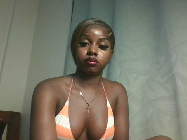 Sexykitten1 live cam on BongaCams
