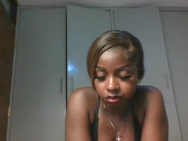 Sexykitten1, live now on BongaCams