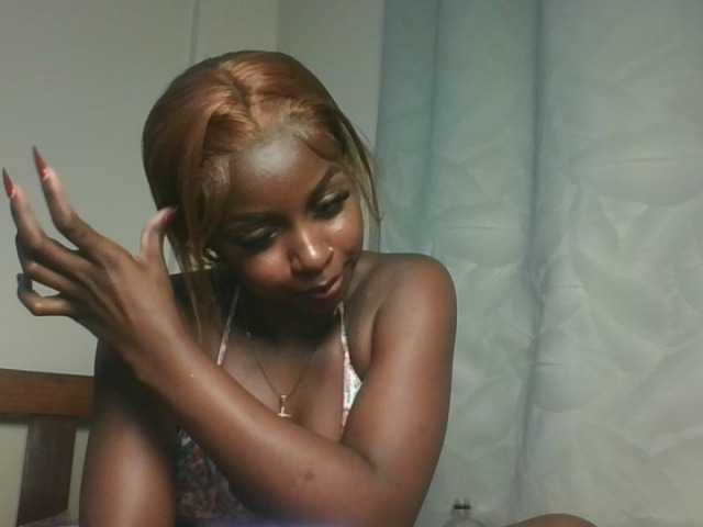 Sexykitten1 live cam on BongaCams