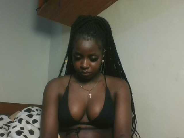 Sexykitten1 live cam on BongaCams
