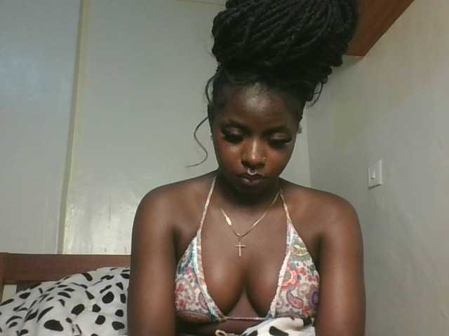 Sexykitten1 live cam on BongaCams