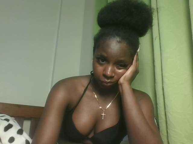 Sexykitten1 live cam on BongaCams