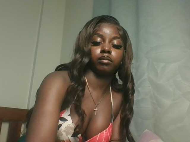 Sexykitten1 live cam on BongaCams