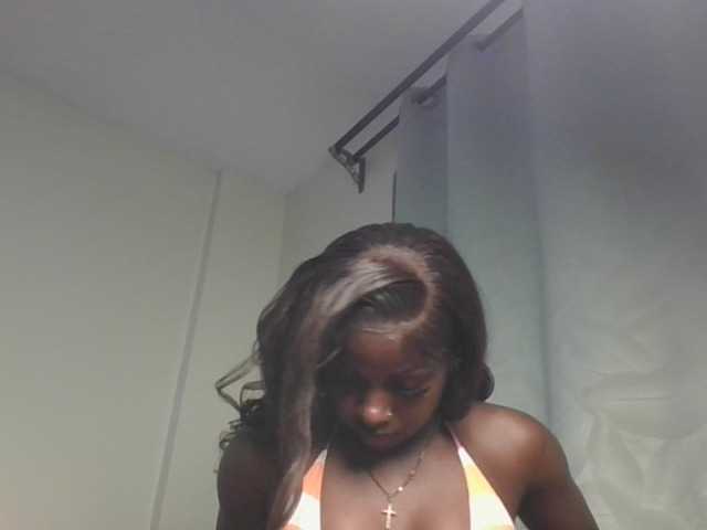Sexykitten1 live cam on BongaCams