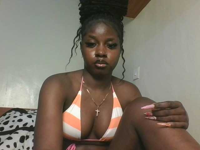 Sexykitten1 live cam on BongaCams