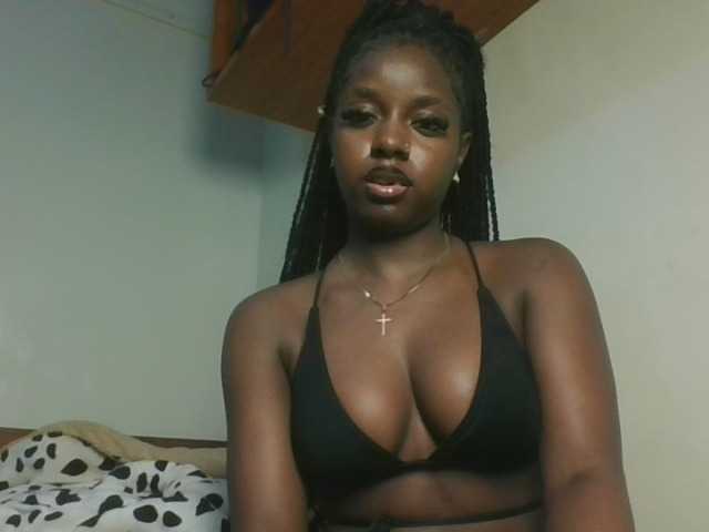 Sexykitten1 live cam on BongaCams