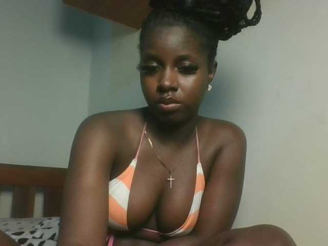 Sexykitten1 live cam on BongaCams