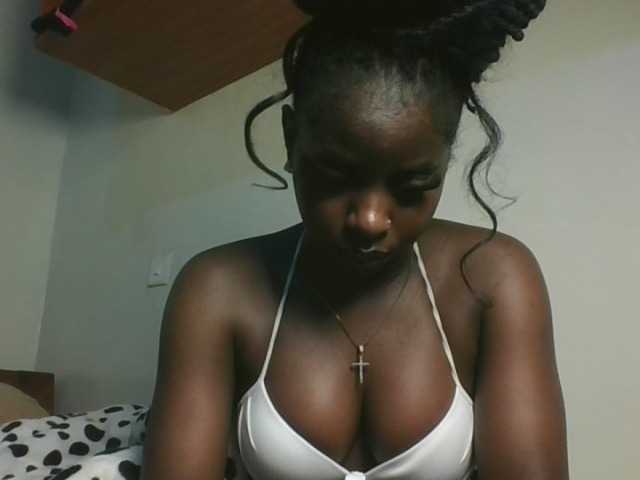 Sexykitten1 live cam on BongaCams