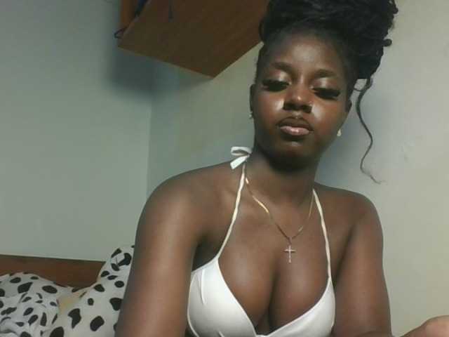 Sexykitten1 live cam on BongaCams