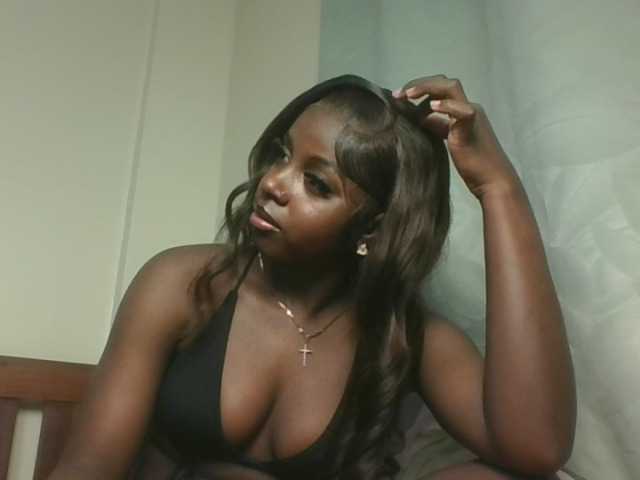 Sexykitten1 live cam on BongaCams