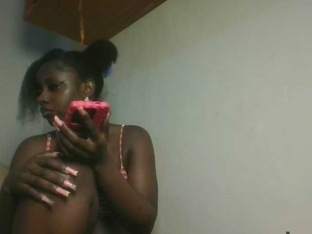 Sexykitten1 live cam on BongaCams