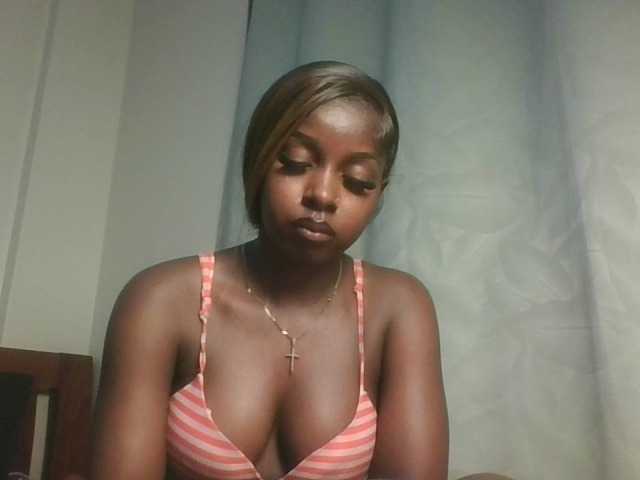 Sexykitten1 live cam on BongaCams