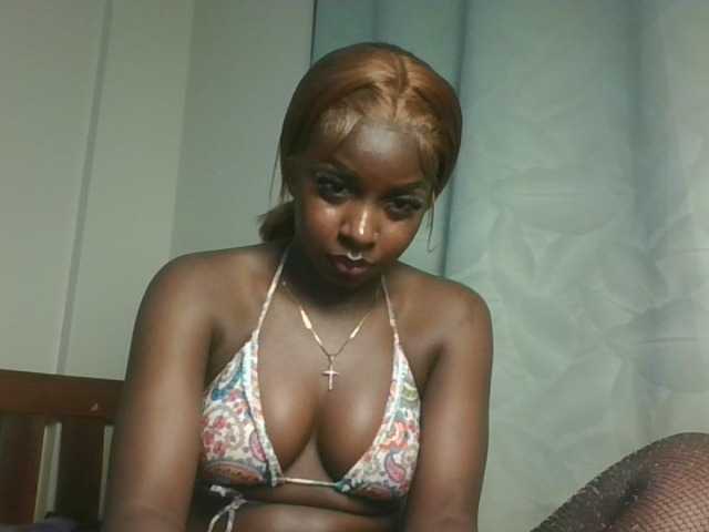 Sexykitten1 live cam on BongaCams
