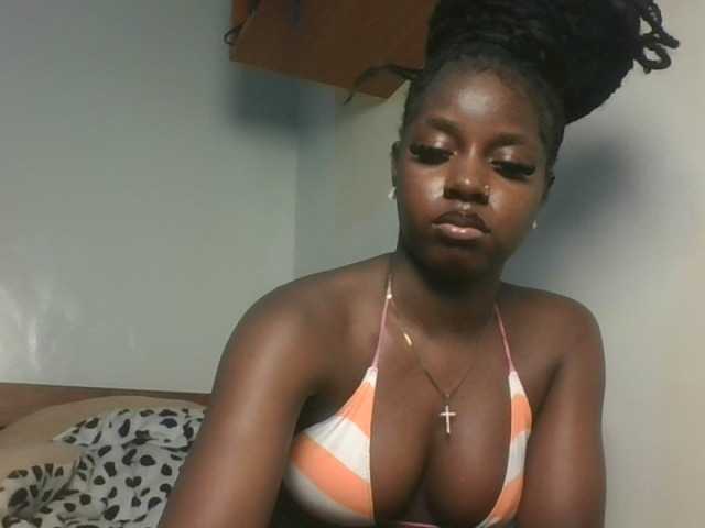 Sexykitten1 live cam on BongaCams