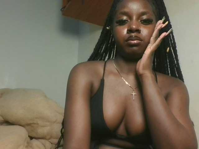 Sexykitten1 live cam on BongaCams