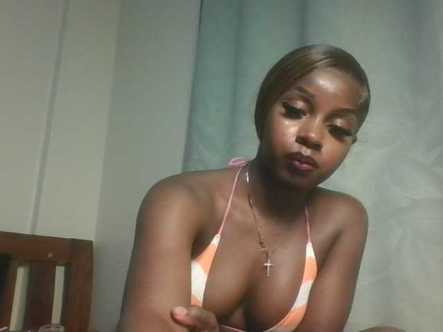 Sexykitten1 live cam on BongaCams