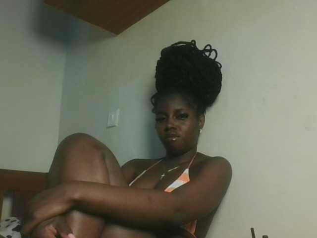 Sexykitten1 live cam on BongaCams