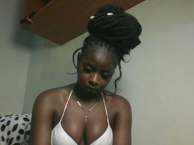 Sexykitten1 live cam on BongaCams