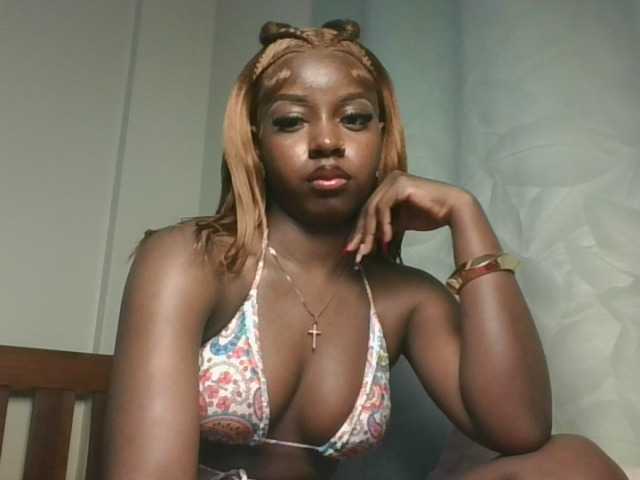 Sexykitten1 live cam on BongaCams