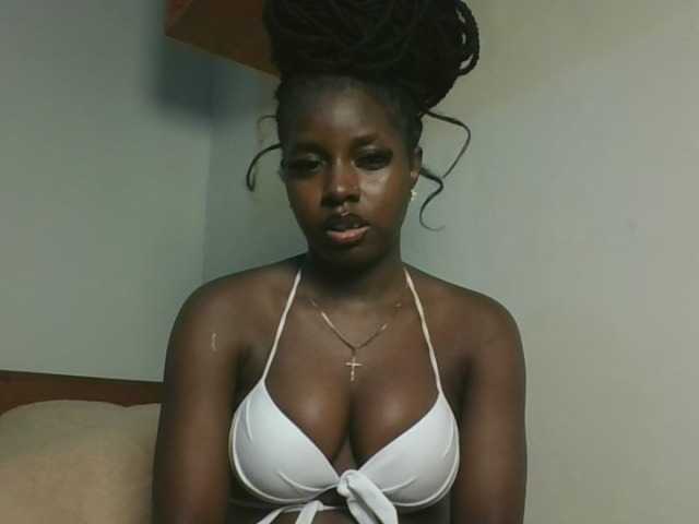 Sexykitten1 live cam on BongaCams
