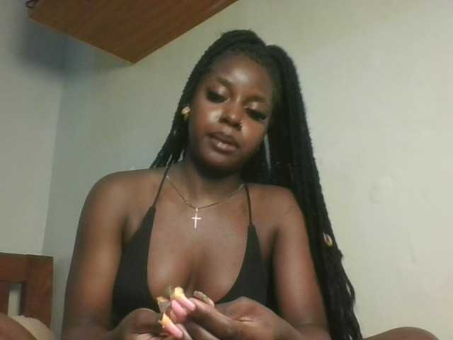 Sexykitten1 live cam on BongaCams