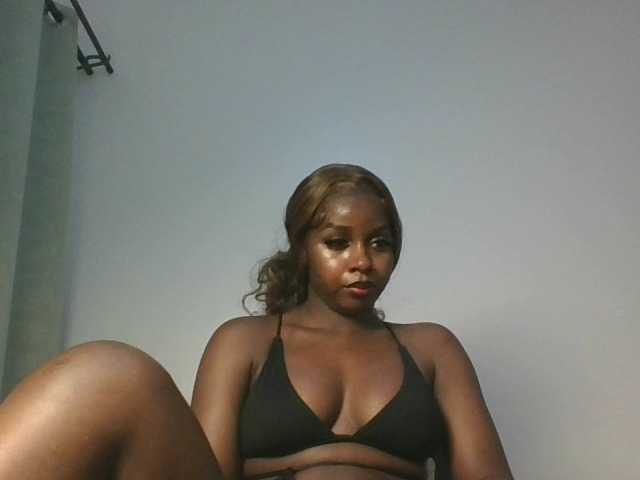 Sexykitten1 live cam on BongaCams