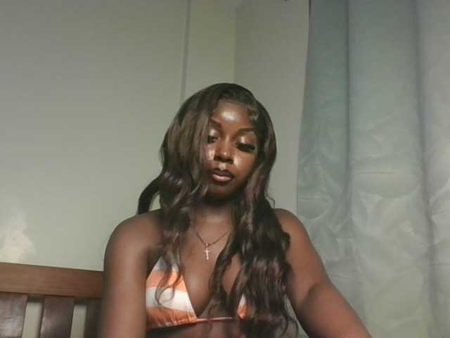Sexykitten1 live cam on BongaCams