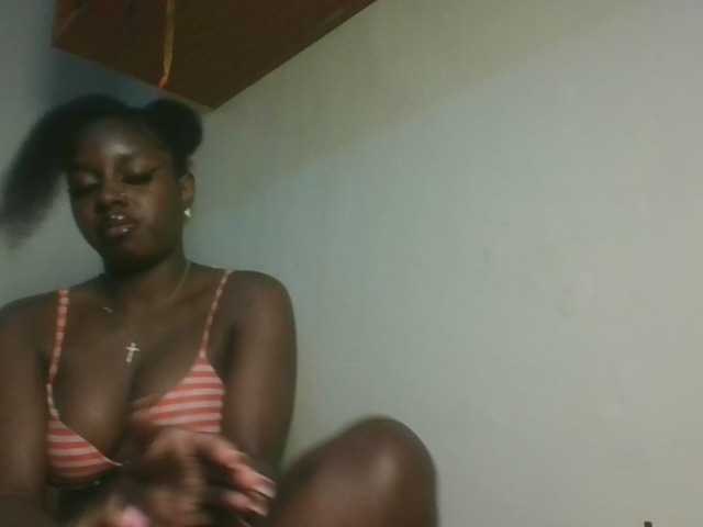 Sexykitten1 live cam on BongaCams