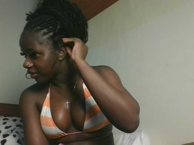 Sexykitten1 live cam on BongaCams