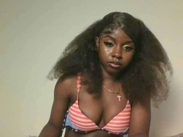 Sexykitten1 live cam on BongaCams
