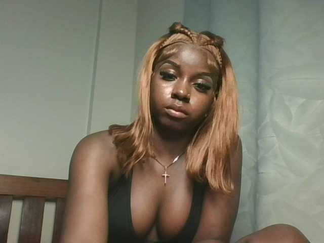 Sexykitten1 live cam on BongaCams
