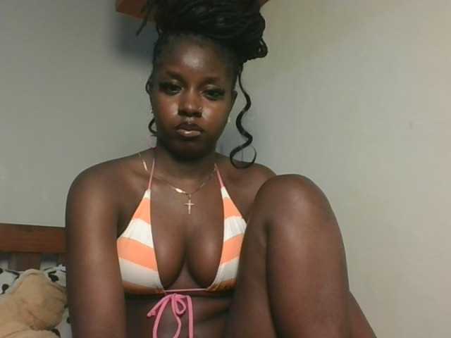Sexykitten1 live cam on BongaCams