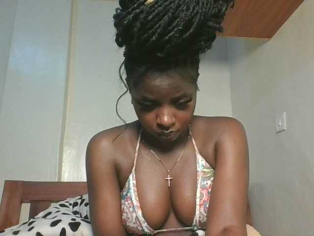 Sexykitten1 live cam on BongaCams