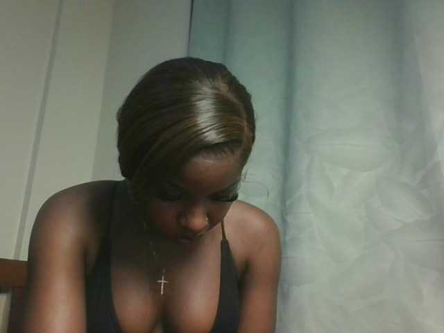 Sexykitten1 live cam on BongaCams