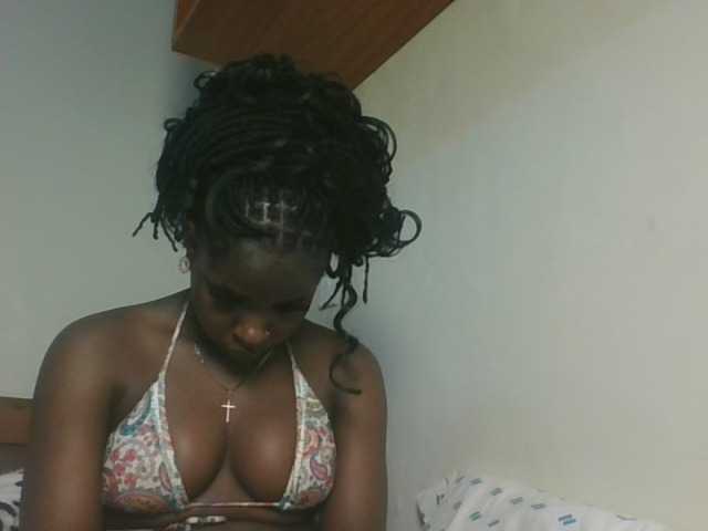 Sexykitten1 live cam on BongaCams