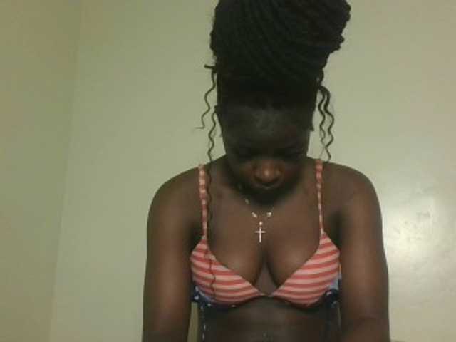 Sexykitten1 live cam on BongaCams