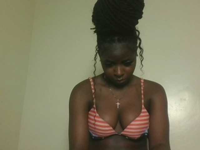 Sexykitten1 live cam on BongaCams
